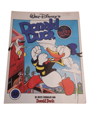Donald Duck als superman (32)
