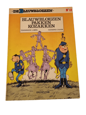De Blauwbloezen 12 – Blauwbloezen pakken Kozakken