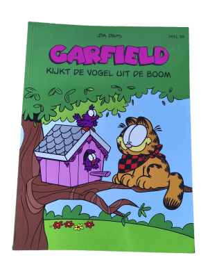 Garfield 99 - Garfield kijkt de vogel uit de boom